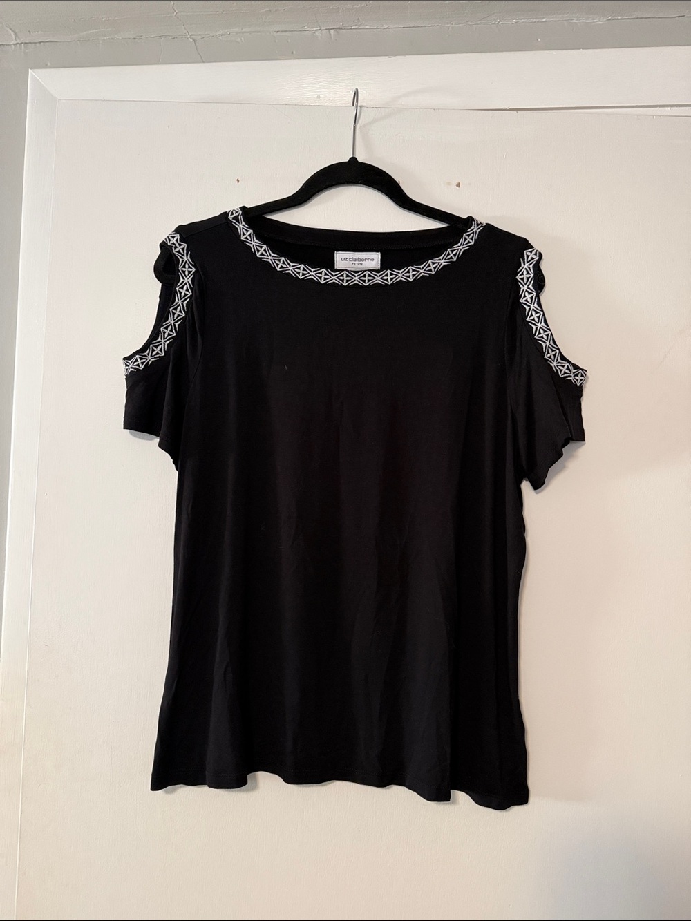 Liz Claiborne Black Short-Sleeve Cold-Shoulder Tee with White Trim